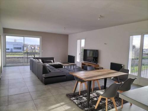SWEET HOMES Cognac chambre privée confortable n1 (SWEET HOMES Cognac chambre privee confortable n1) in Chateaubernard