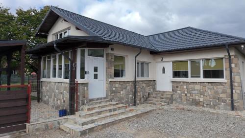 Vila Trifoi – khách sạn tại Breaza