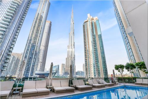 Act One Luxury 2BR Front-Row Burj & Fountain Views, Dubaj