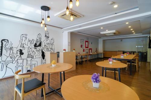 Open Hotel by Olive - A1 Suites – Bangalore, MN