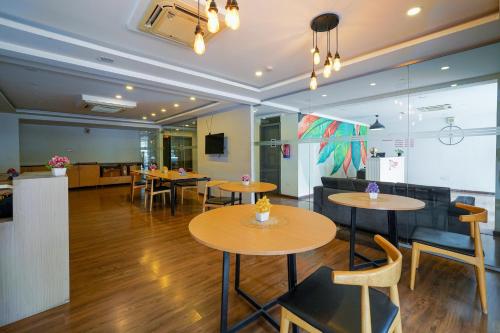 Open Hotel by Olive - A1 Suites – Bangalore, MN
