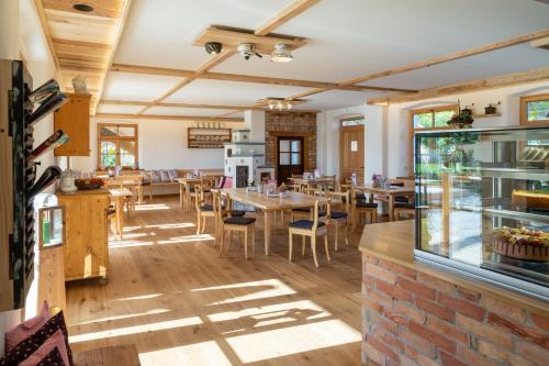 餐廳, Kaffeekandl Café & Pension (Kaffeekandl Cafe & Pension) in 格隆