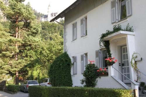 Entrance, Romantic-Pension Albrecht - since 1901 in Hohenschwangau