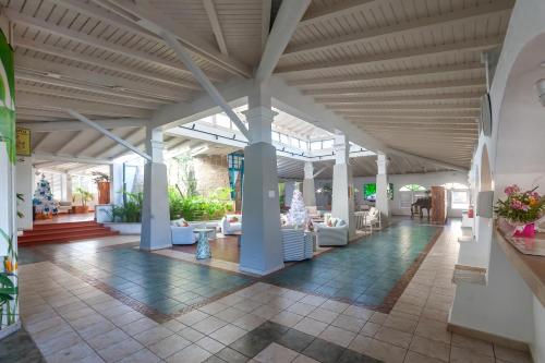 Fojė, Ocean Point Beach Resort & Spa Adults Only in Sent Džonsas