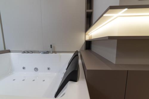 Гидромассажная ванна, La Conchiglia Rooms - Salerno in Салерно