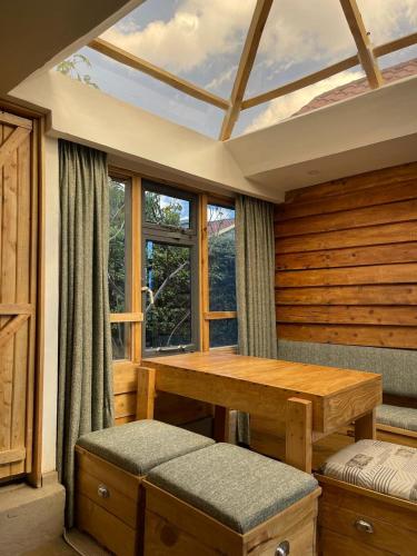 Wooden Cottage for 5 Near Lake Naivasha, Elwai Visitor Centre – khách sạn tại Bamboo