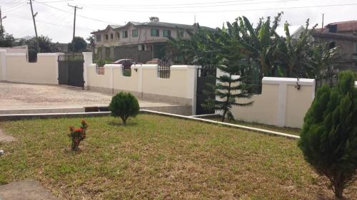 Entire First Floor with 3 en-suite bedrooms in Takoradi