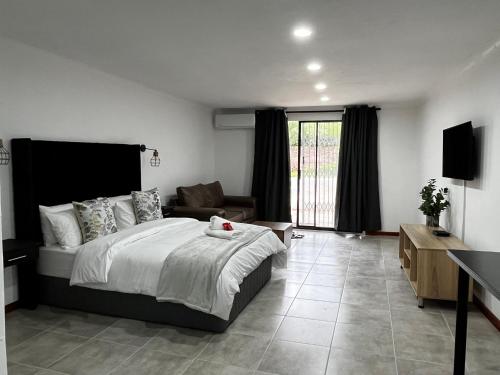 . Riverstone Studio - Self Catering