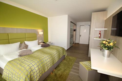 Comfort Double Room - Disabled Access image 3