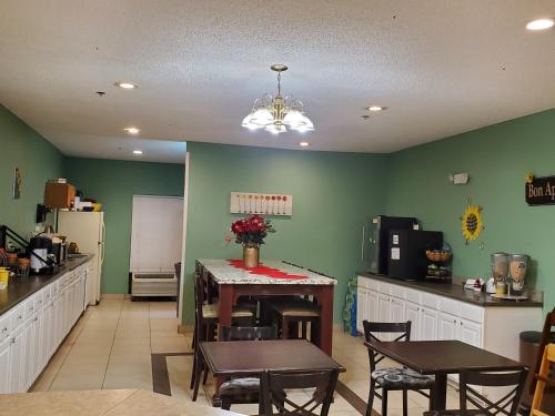 McPherson Inn - image 7