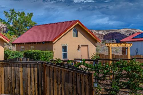 Willow Street Cottages - image 7