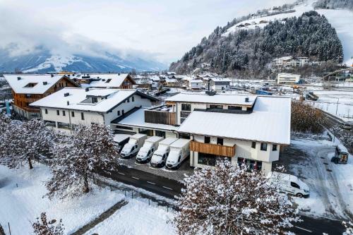 NEW! Tevini Alpine Apartments by we rent in Zell Am See Airport