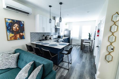 Kitchen, Cozy Urban Oasis Near NYC in West New York