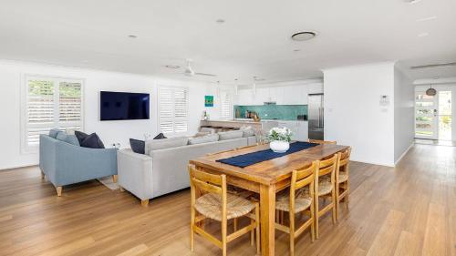 Salt and Serenity - Lux Home With Heated Pool in Анна Бей