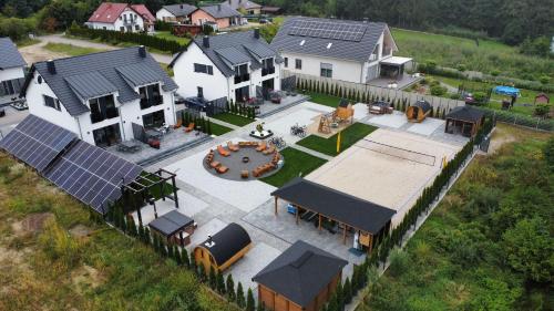 2 bedrooms, 5 beds