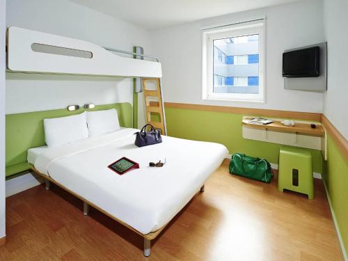 ibis budget Lille Wasquehal Hotel de charme Croix