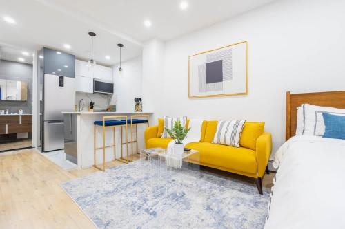 1597-13 I Brand new Studio Prime upper east W&D, New York (photo 2)