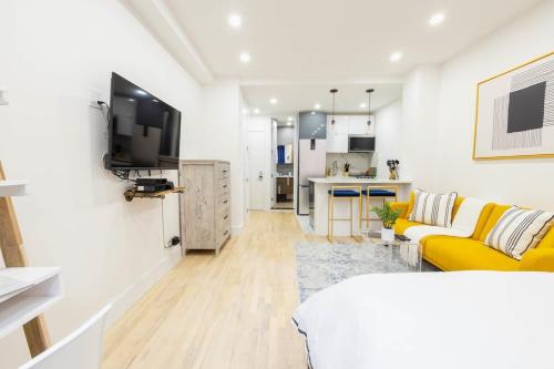 1597-13 I Brand new Studio Prime upper east W&D, New York (photo 7)