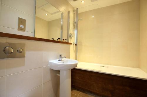 Columba Hotel - image 11
