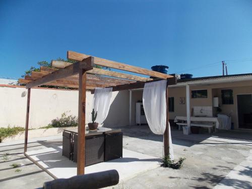 Exterior view, Casa dos Passaros in Industrial Zone