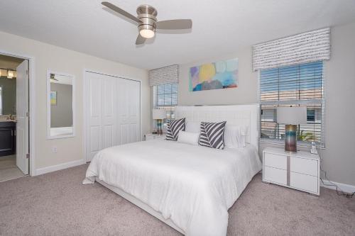 4909NF STOREY LAKE TOWNHOME WITH PRIVATE POOL in Kissimmee, USA