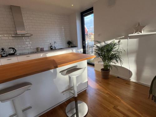 Enastaende modernt parhus nara Stockholm City in Enskede
