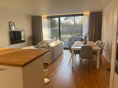 Enastaende modernt parhus nara Stockholm City in Enskede