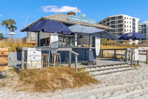 Surrounding environment, Beachside II by Panhandle Getaways in Destin (FL)