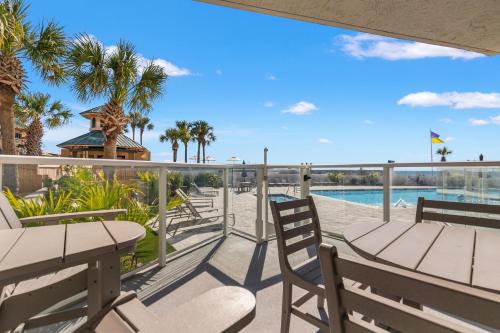 Surrounding environment, Beachside II by Panhandle Getaways in Destin (FL)