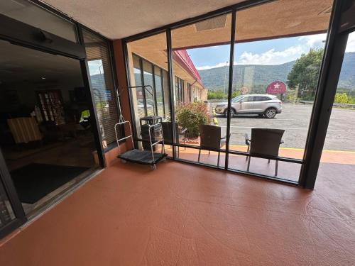 Magnuson Hotel Mountain View - image 12