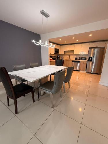 Attrezzature e servizi, SPECIAL Beautiful Modern Beach Condo in Spiaggia Golden Beach