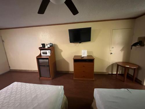 2 double beds