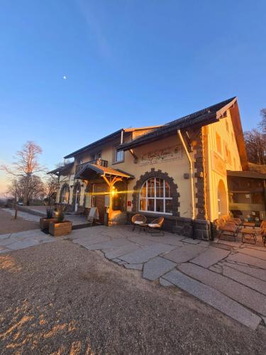 LA MAISON Crêperie-Bar-Hôtel - Hotel - Le Valtin