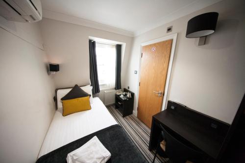St George's Inn Victoria – London