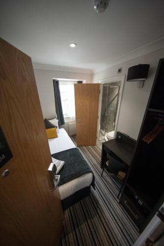 St George's Inn Victoria – London