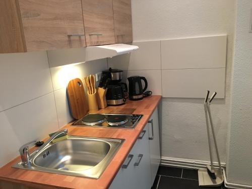 Kitchen, Hotel-Pension Adamshof in Lichtenberg