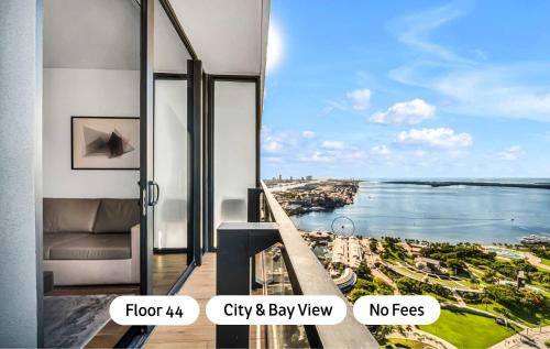 MVR - Elegant Studio Stay with Private Balcony