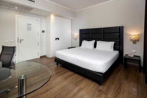 Holiday Inn Genoa City - image 8