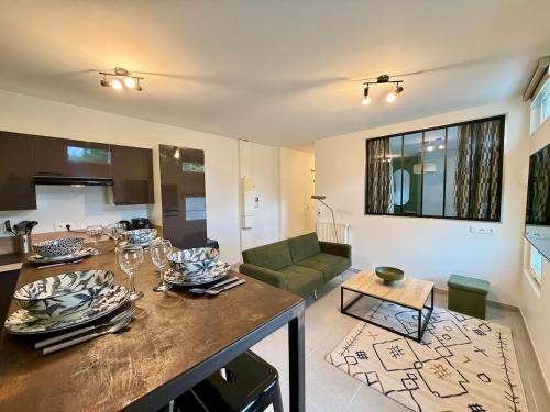 Le Jupiter, Centre ville, Parking Privé - Location saisonnière - Bourgoin-Jallieu