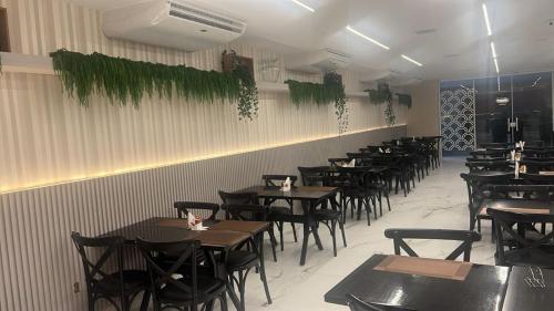 Restaurant, Vox Hotel in Parque Barreto