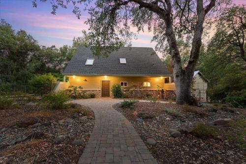 Montgomery Ranch - Main House in 雷丁