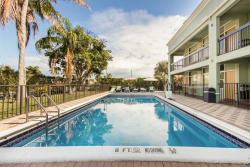Swimming pool, Boca By The Sea Hotel in Boca Raton (FL)