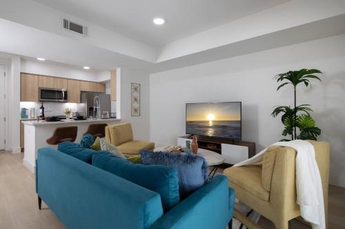 High-End 1BR Oasis | Walk to Ocean & 3rd Street