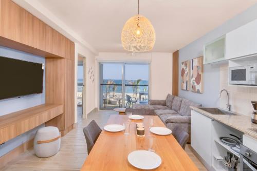Surfside Oceanfront Suites by Playa Caracol Resorts in El Pajonal