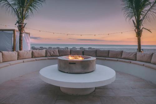 Surfside Oceanfront Suites by Playa Caracol Resorts in El Pajonal
