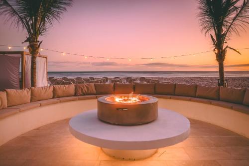 Surfside Oceanfront Suites by Playa Caracol Resorts in El Pajonal