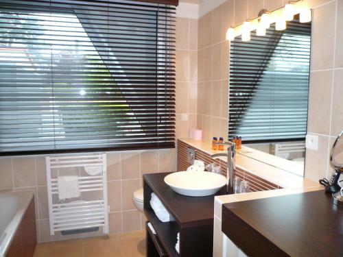 The Originals Boutique Hôtel Aquilon Saint-Nazaire (Inter-Hotel) - image 2