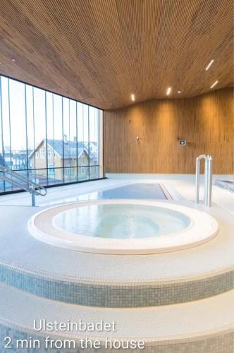 Lundenhuset 1917 - historic house in the heart of Ulsteinvik in Ulsteinvik