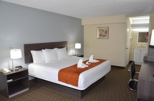 Days Inn & Suites by Wyndham Orlando Airport in Orlando (FL)