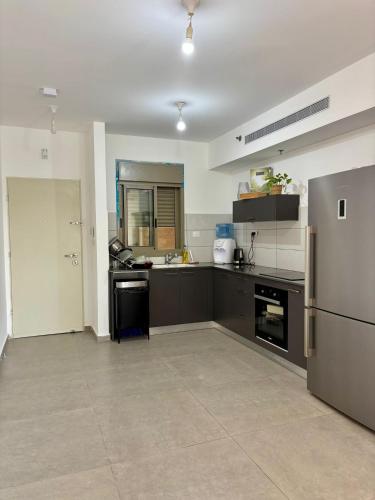 Beach-Front Best View Apt-Hotel, On-Site Gym, Off-Site Indoor Pool, Sauna Spa, Message For Details (Beach Suite Israel - Indoor Pool, Best View, Gym, Massage Chair, Spa ביץ סוייט ישראל - נוף ים מאלף, ) in 亞實基倫